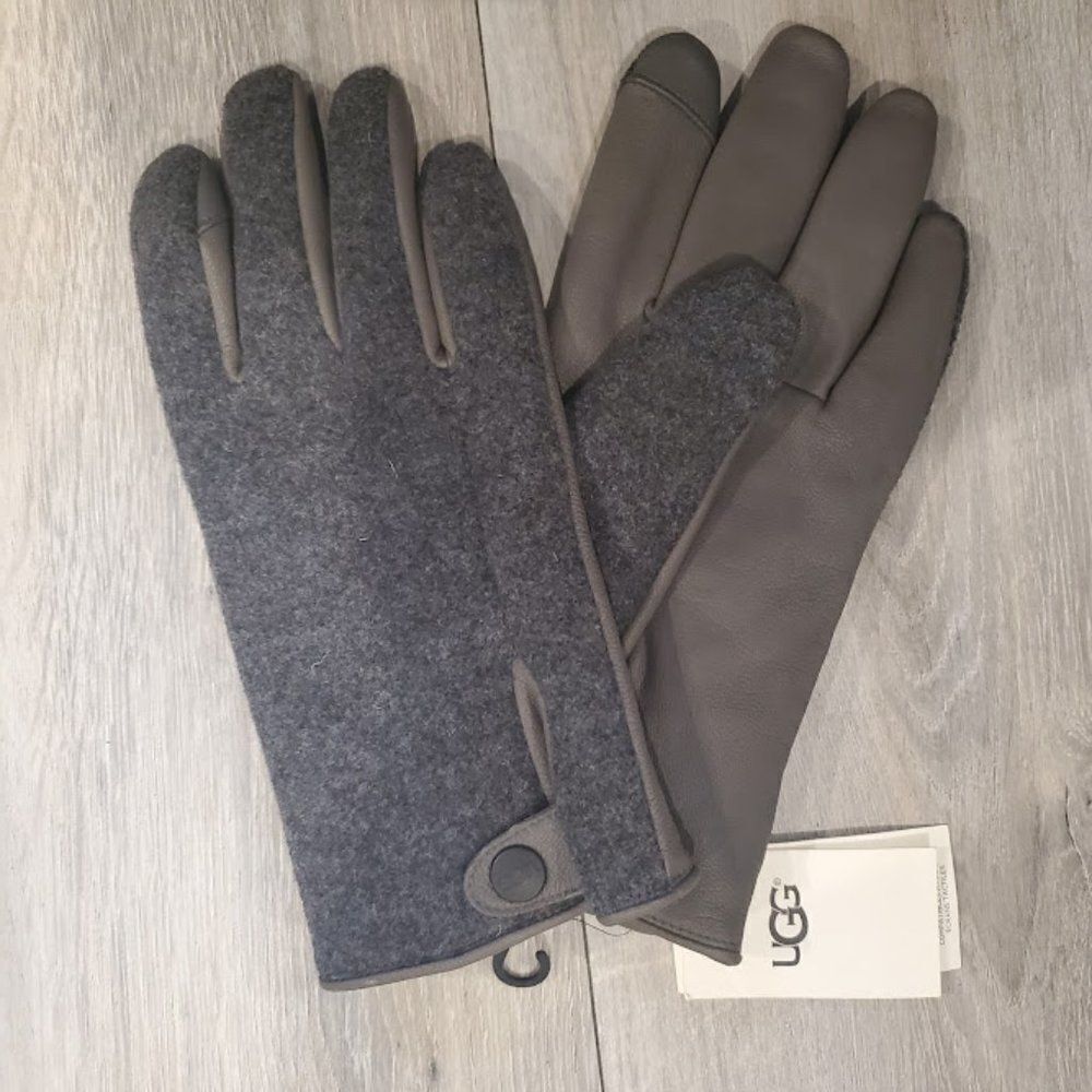 UGG Men's Charcoal Snap Tab Fabric Tech Glove Size Large/ XL - Picture 2 of 8